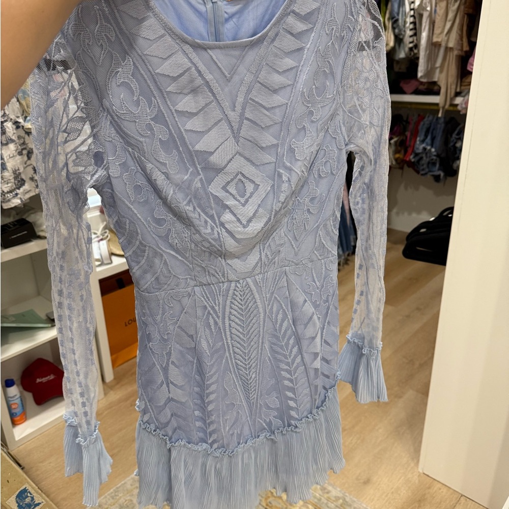 Elegant Blue Lace Midi Dress